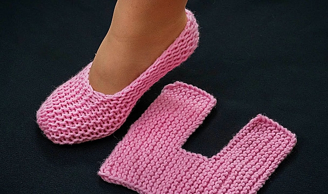 Knitted slippers with a swatch - a pattern for beginners! - Knitting ...